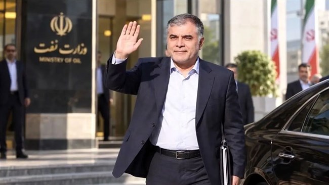 استعفای وزیر نفت پذیرفته شد: مسعود پزشکیان، رییس‌جمهور، روز یکشنبه ۱۲ مهر استعفای محسن پاک‌نژاد را «به اصرار» او پذیرفت و حمید بورد، مدیرعامل شرکت ملی نفت ایران، را سرپرست وزارت نفت کرد. به اعلام دفتر رییس‌جمهور، پاک‌نژاد «به دلایل شخصی» و از مدت‌ها پیش درخواست کناره‌گیری داشت؛ این تغییر در شرایطی رخ می‌دهد که تولید نفت ایران به برآورد آژانس بین‌المللی انرژی در اوت به ۲.۱۶ میلیون بشکه در روز رسیده است.
