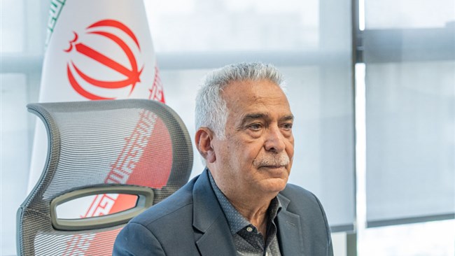 عضو هیئت نمایندگان اتاق تهران و رئیس خانه معدن در یادداشتی به مناسبت هفته معدن با اشاره به جایگاه ایران در میان کشورهای برخوردار از ذخایر معدنی، نوشته است که ایران در سایه اکتشافات عمیق و هوشمند، توسعه زیرساخت‌های حمل‌ونقل و انرژی، ثبات قوانین، حمایت از سرمایه‌گذاری، اعتماد به بخش‌خصوصی واقعی و بهره‌گیری از فناوری‌های نوین و هوش مصنوعی می‌تواند به یکی از قدرت‌های بزرگ معدنی منطقه و جهان تبدیل شود.